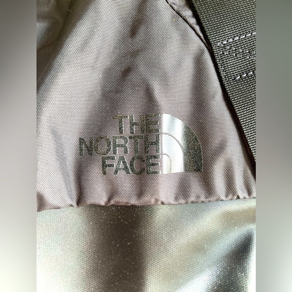 NWT North Face Duffle in Black - Picture 3 of 8